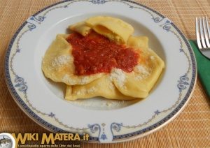 gastronomia_carnevale_calzoni_matera