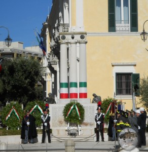 Monumento dedicato ai Caduti, in piazza Vittorio Veneto 