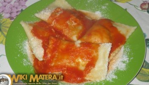 Calzoni con ricotta - Carnevale Matera