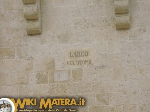 targa_largo_duomo_cattedrale_di_matera