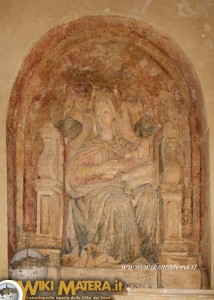 Interno chiesa rupestre di San Pietro Barisano        