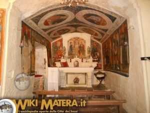 Navata di destra chiesa rupestre Cristo la Gravinella  