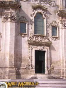 Portone d'ingresso - Chiesa San Francesco d'Assisi 