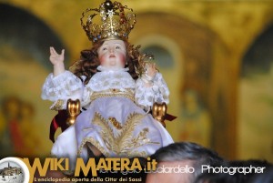 madonna_con_bambino_si_recano_al_carro_trionfale_festa_della_bruna_matera_2