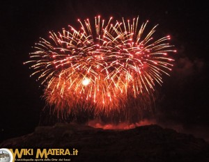 festa della bruna 2016 spettacolo pirotecnico murgia timone matera 00004  