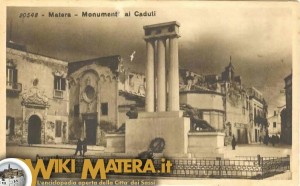 Prima collocazione del Monumento ai Caduti della Prima Guerra Mondiale in Piazza Vittorio Veneto - Matera