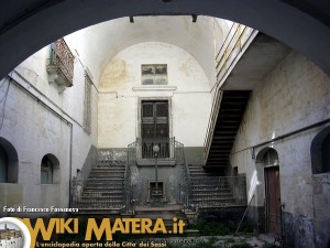 Cortile interno palazzo Malvinni Malvezzi - Matera