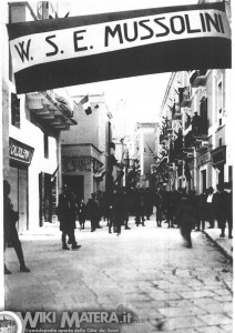 Accoglienza Benito Mussolini in visita a Matera - 28 agosto 1936 - via del Corso - Matera