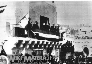 28 agosto 1936 - Benito Mussolini in visita a Matera - Visita presso abitazione Sasso Barisano, via Fiorentini - Matera